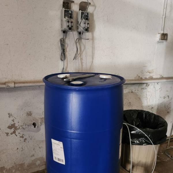 Instalación de tratamiento de aguas para proteger calderas de vapor. 