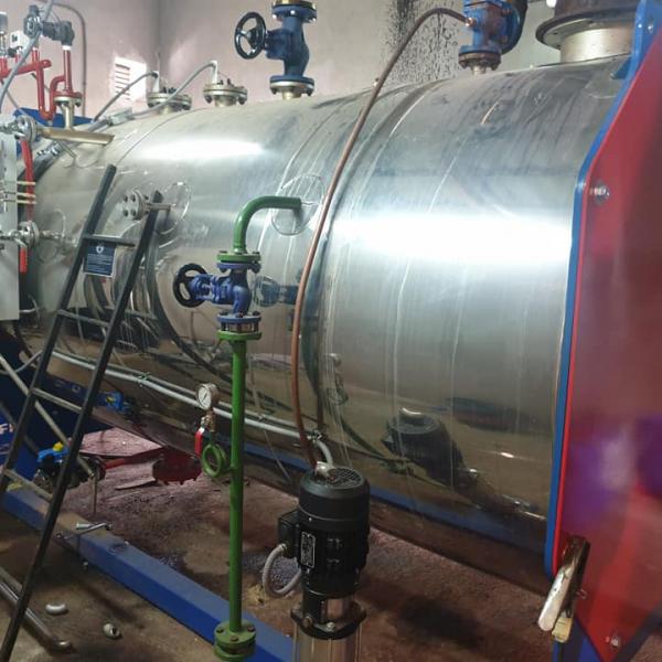 Montaje de caldera de vapor y tratamiento de agua. Distribuidores de ZECRON