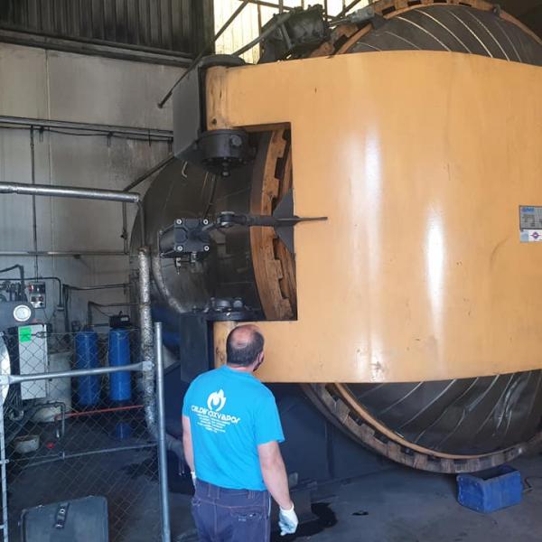 Reparación de caldera de vapor y autoclave