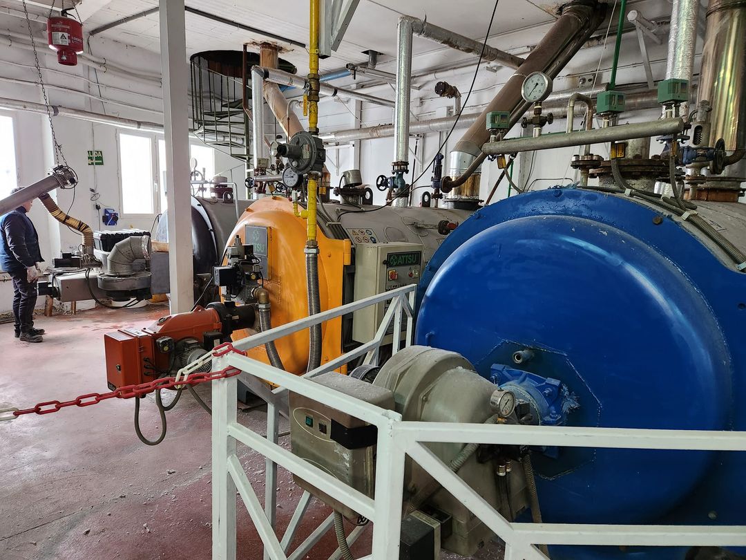Tres calderas de vapor con tres combustibles distintos
